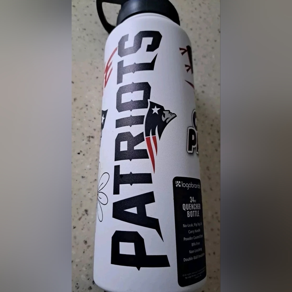 New England Patriots 34oz. Native Quencher Bottle - Picture 12 of 12